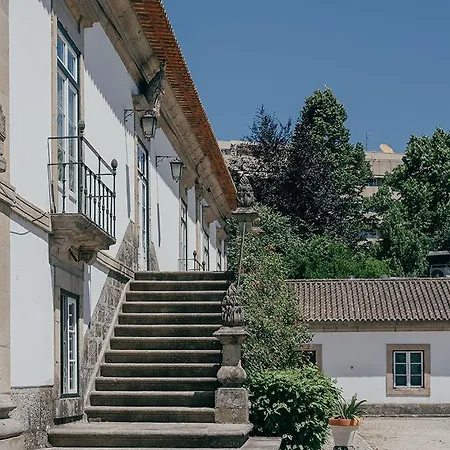 Casa Dos Pombais Bed and breakfast