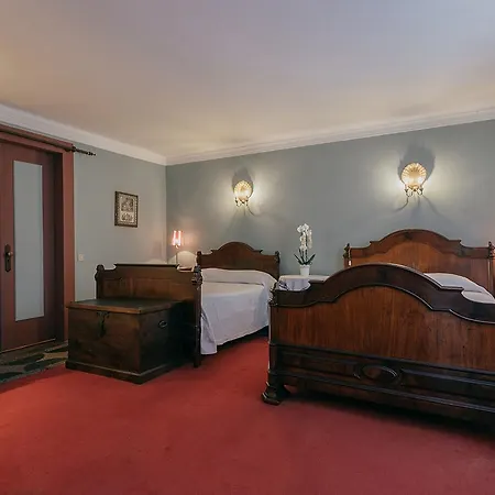 Casa Dos Pombais