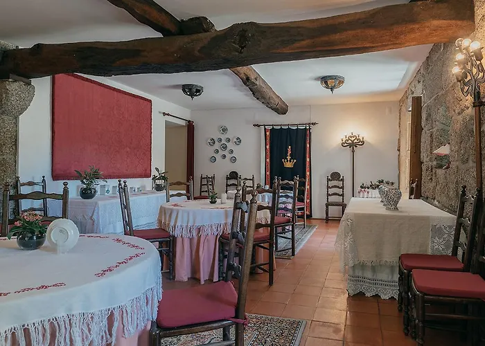 Casa Dos Pombais לינה וארוחת בוקר גימראייש