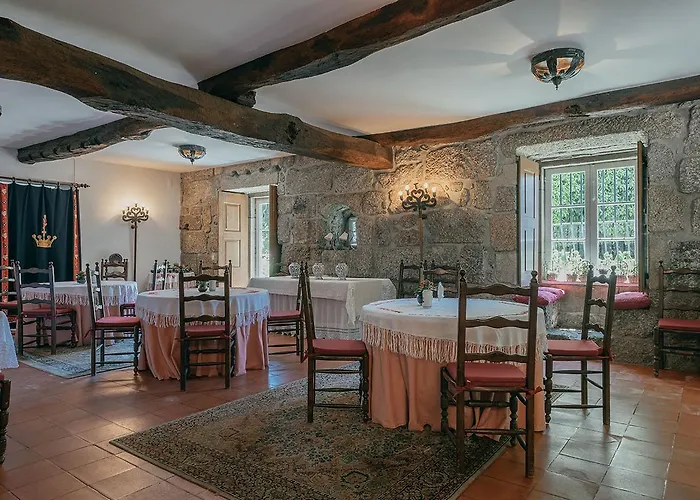 לינה וארוחת בוקר Casa Dos Pombais 3*