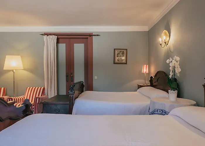 Casa Dos Pombais לינה וארוחת בוקר גימראייש